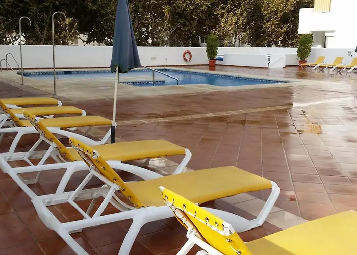 Myramar Cactus & Pool Apartment