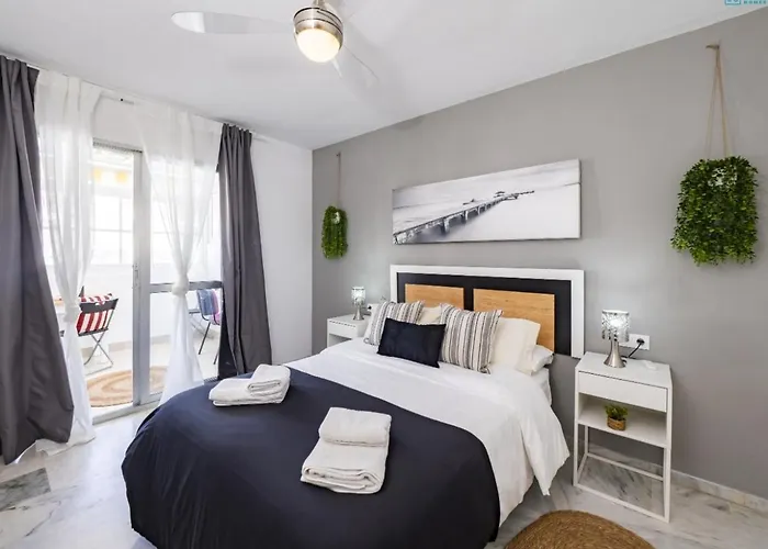 Myramar Cactus & Pool Apartment *