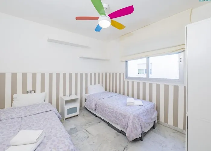 Myramar Cactus & Pool Apartment *